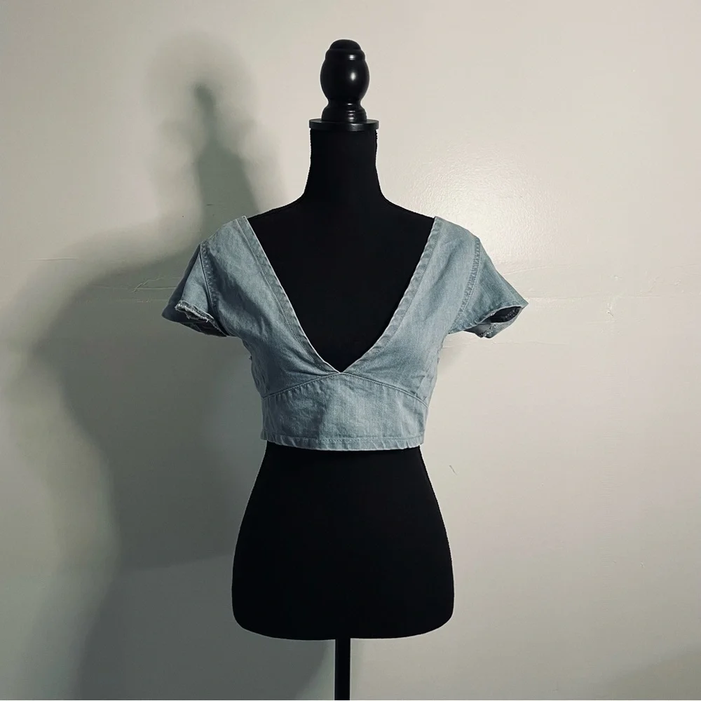 prettylittlething | flared sleeve blue denim crop top - Picture 2 of 13